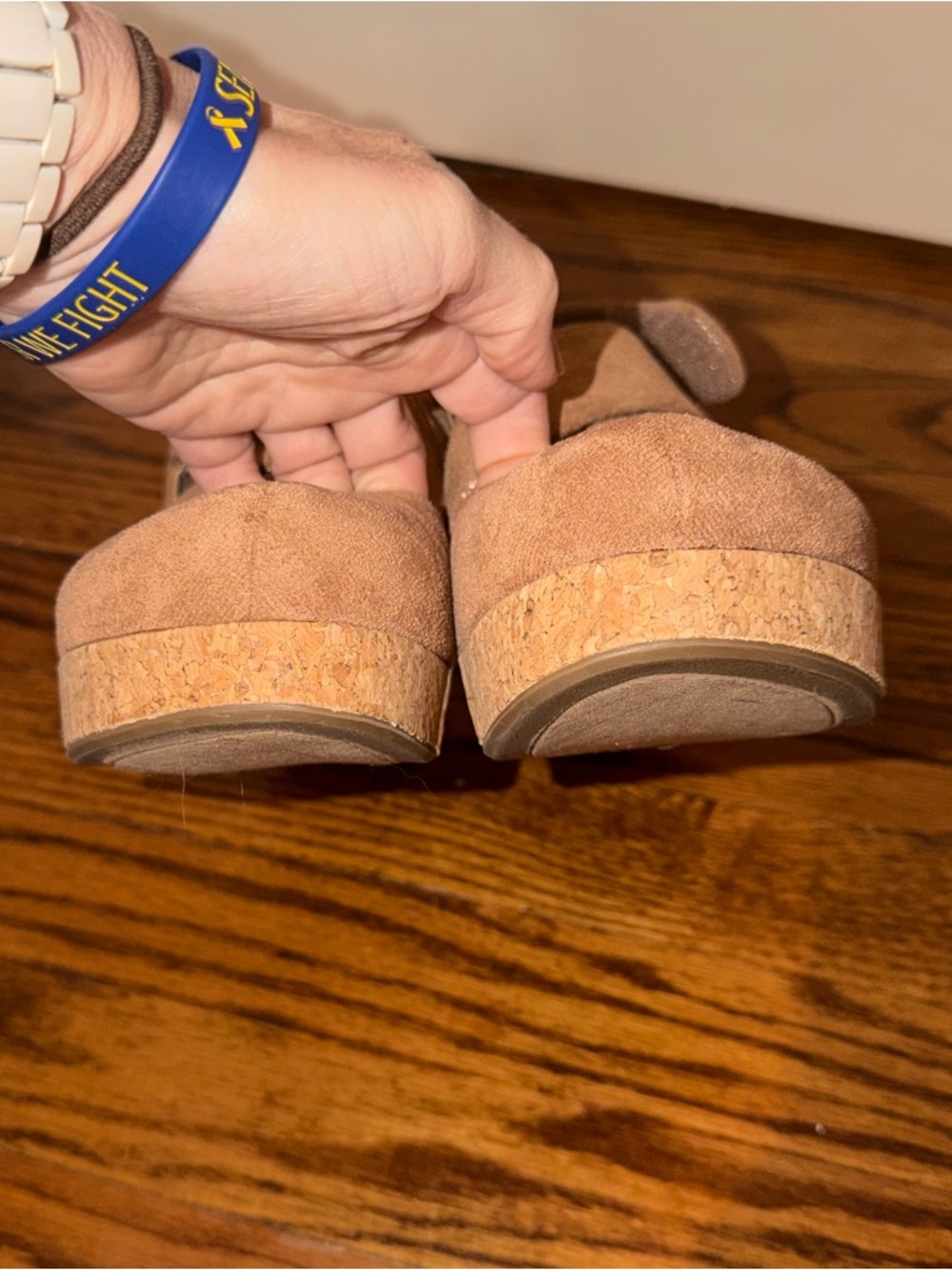 Corky’s Brown Cork Wedge Sandals - Picture 6 of 11